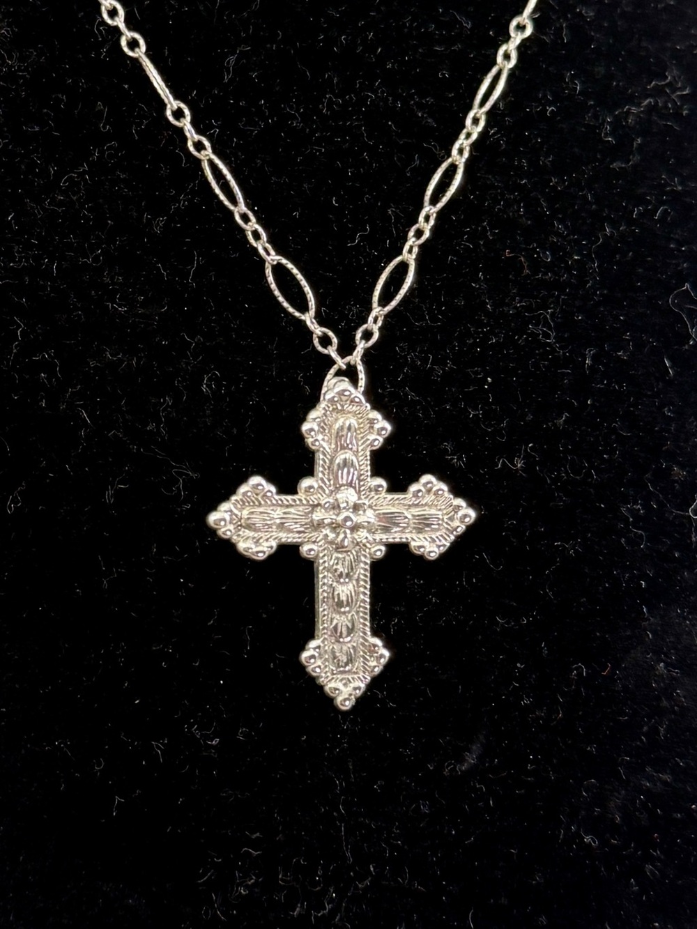 ANDREA BARNETT Vintage Sterling Silver Ornate Carved Bali Cross Pendant Necklace